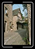 14-003_4 * Das Quartier rund um den Port de Dinan, C�tes d'Armor * 1392 x 2088 * (650KB)