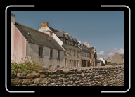 Bretagne7-025_26A_a * An der Pointe St-Mathieu: ein paar wenige Hauser, darunter unser Hotel * 800 x 533 * (107KB)