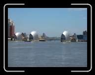 London1170 * 2848 x 2136 * (3.14MB)