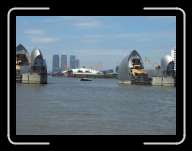 London1197 * 2848 x 2136 * (3.01MB)